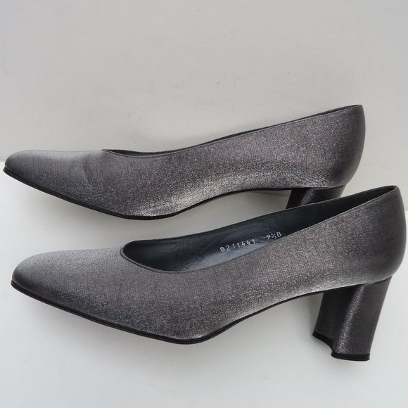 SIZE 9.5 B. Stuart Weitzman dressy satin shoes. - Picture 3 of 16
